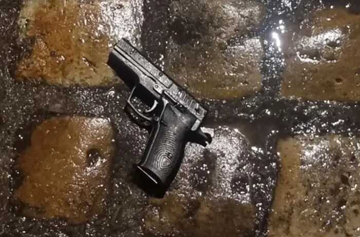 В центрі Львова затримали чоловіка з бойовою зброєю