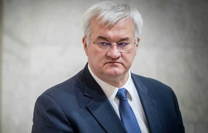 Україна вислала двох угорських дипломатів — Сибіга
