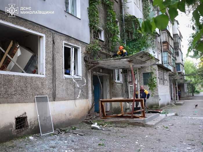 У багатоповерховому будинку Миколаєва стався вибух, поранена жінка