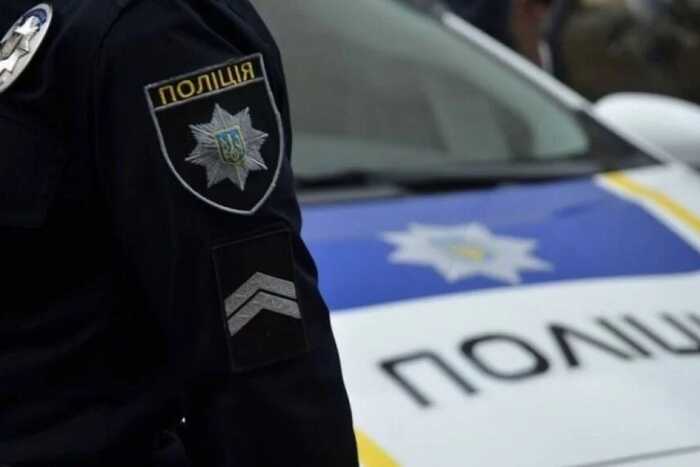 Під Києвом п’яні жінки влаштували танці на дорозі під російську музику