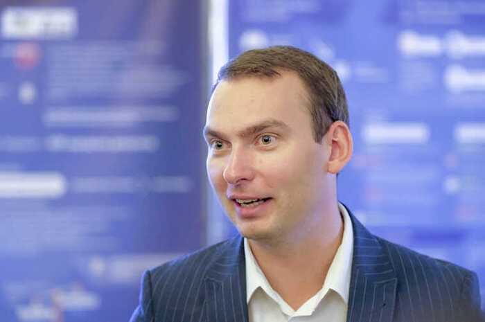 Железняк: Уряд під час війни витрачає мільярди на кешбек заради піару Зеленського