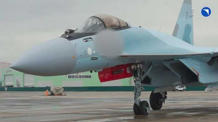 Армія РФ отримала нові винищувачі Су-35С, які є носіями небезпечних ракет Р-37М