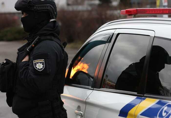 Під Покровськом невідомі у формі вбили родину і викрали автомобіль