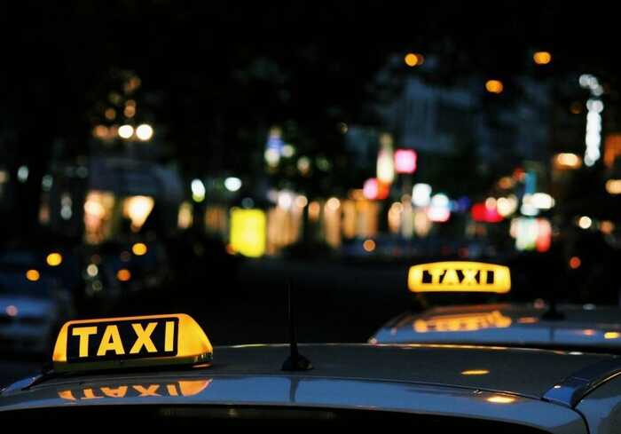 Наслідки санкцій: Частина таксопарків у РФ на межі закриття