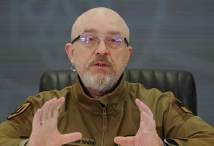 Справа про 13 мільярдів на харчування ЗСУ: НАБУ провело обшуки в ексглави Міноборони Резнікова, — ЗМІ