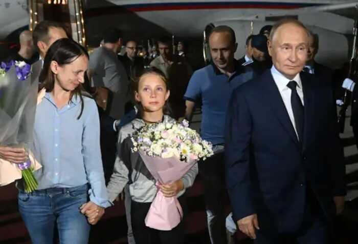 Як будували імперію брехні: історія провалу російських шпигунів, з якими зустрічався Путін