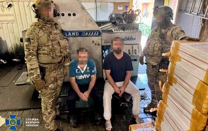 У Харківській області викрили підпільне виробництво фальсифікованих акцизок для алкоголю