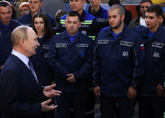 У Росії зросла кількість компаній, які планують звільнення працівників через кризу