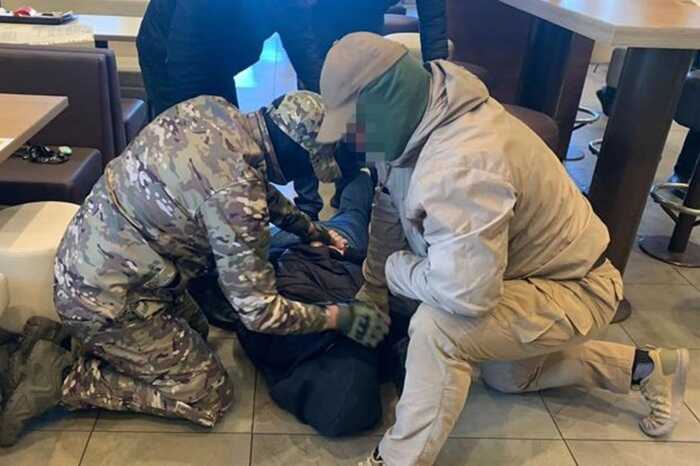 СБУ викрила агента РФ та схрох з вибухівкою для терактів