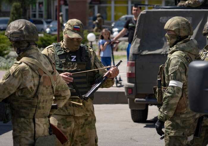 Росіяни вишукуючи слабкі позиції, пролазять в тил та намагаються закріпитися, — DeepState