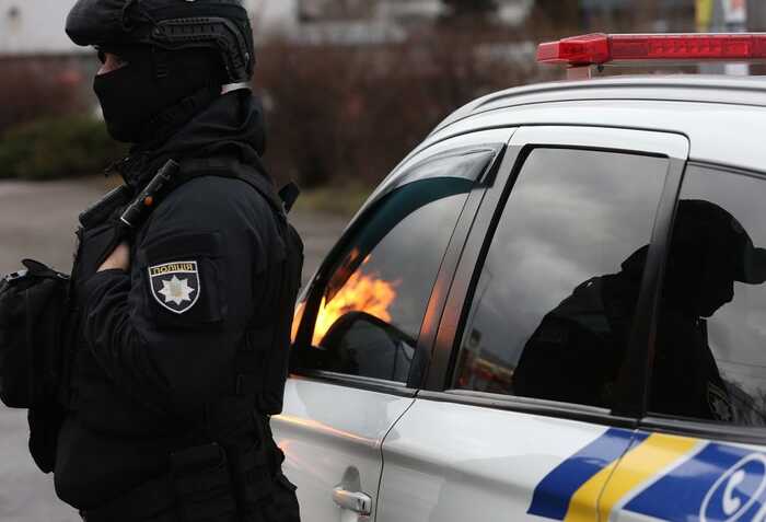 У Києві на ринку Виноградаря виявили снаряди в холодильнику