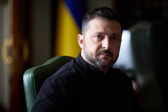 Зеленський пропонує дозволити вільний виїзд українців за кордон до 22 років