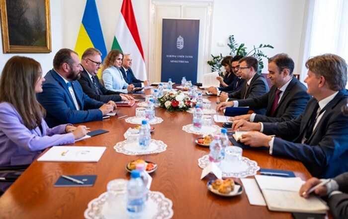 Україна та Угорщина обговорили розблокування вступу до ЄС